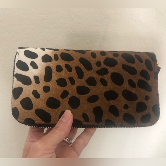 NWOT Faux Leopard Fur Wallet - Picture 2 of 8